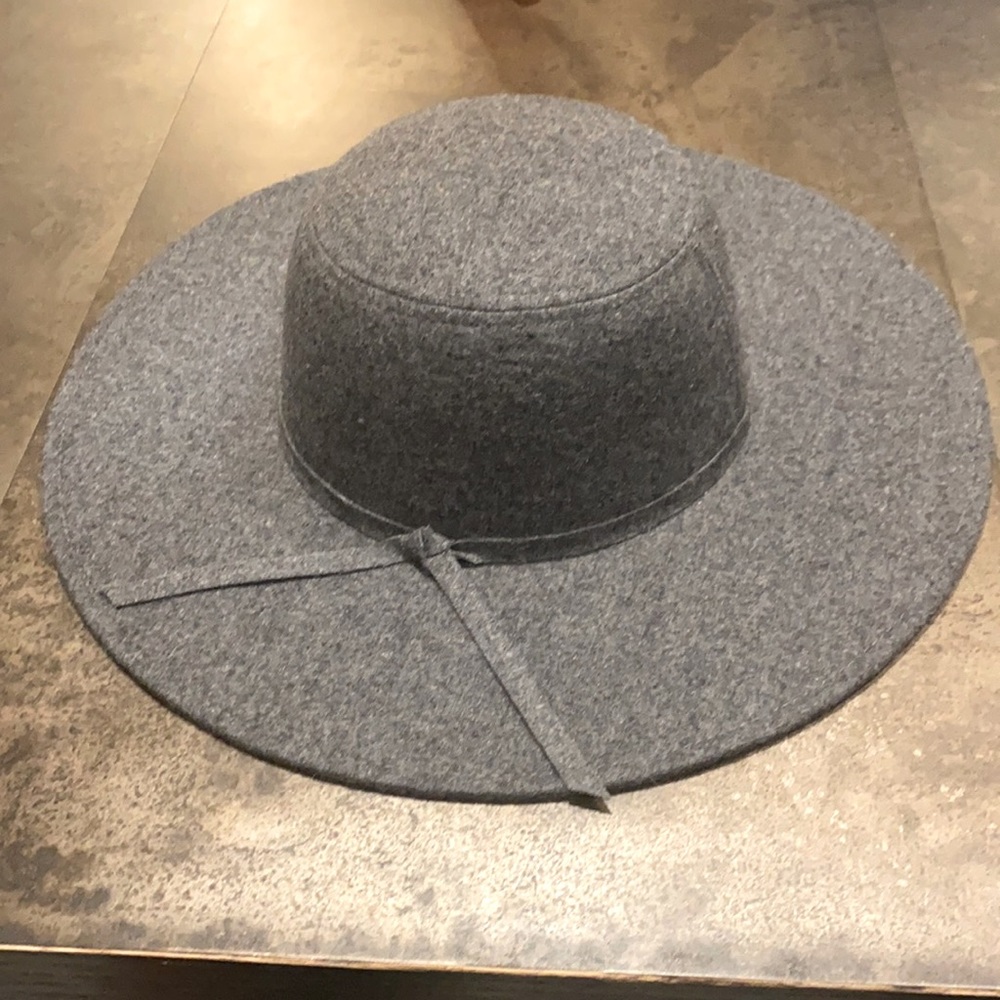New with tag - Leith Hat